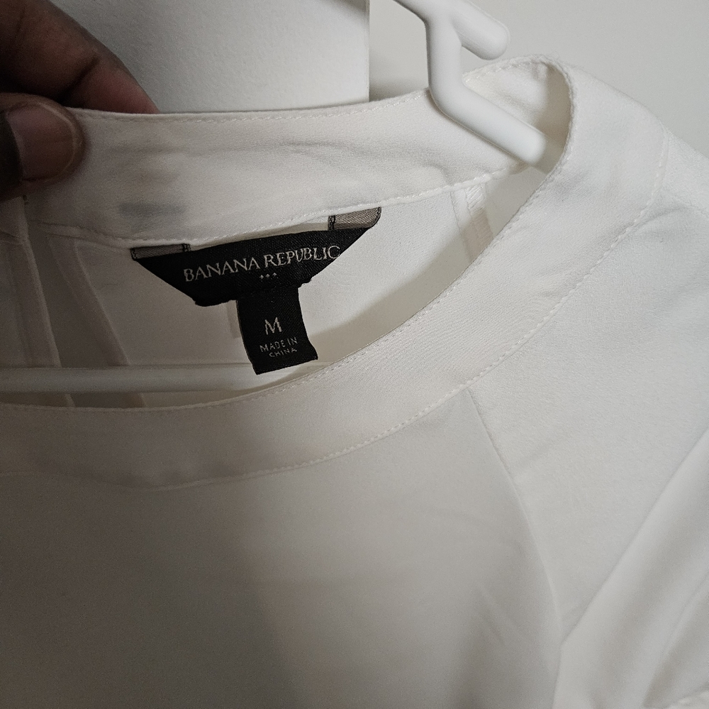 Banana Republic Classic White Blouse/shirt ruffle 3/4 sleeves Size M